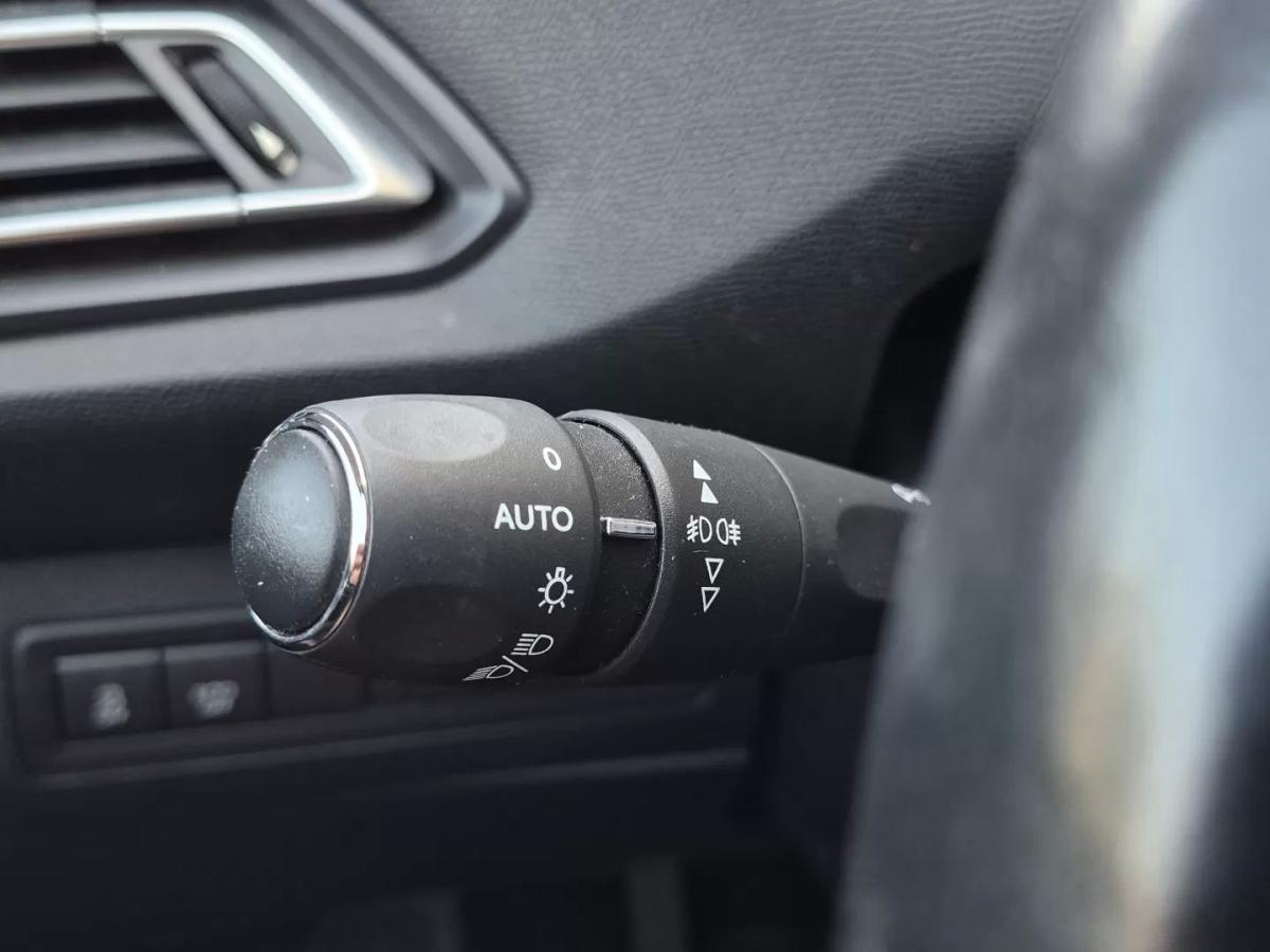 peugeot-308-sw-2016-diesel-1560cc