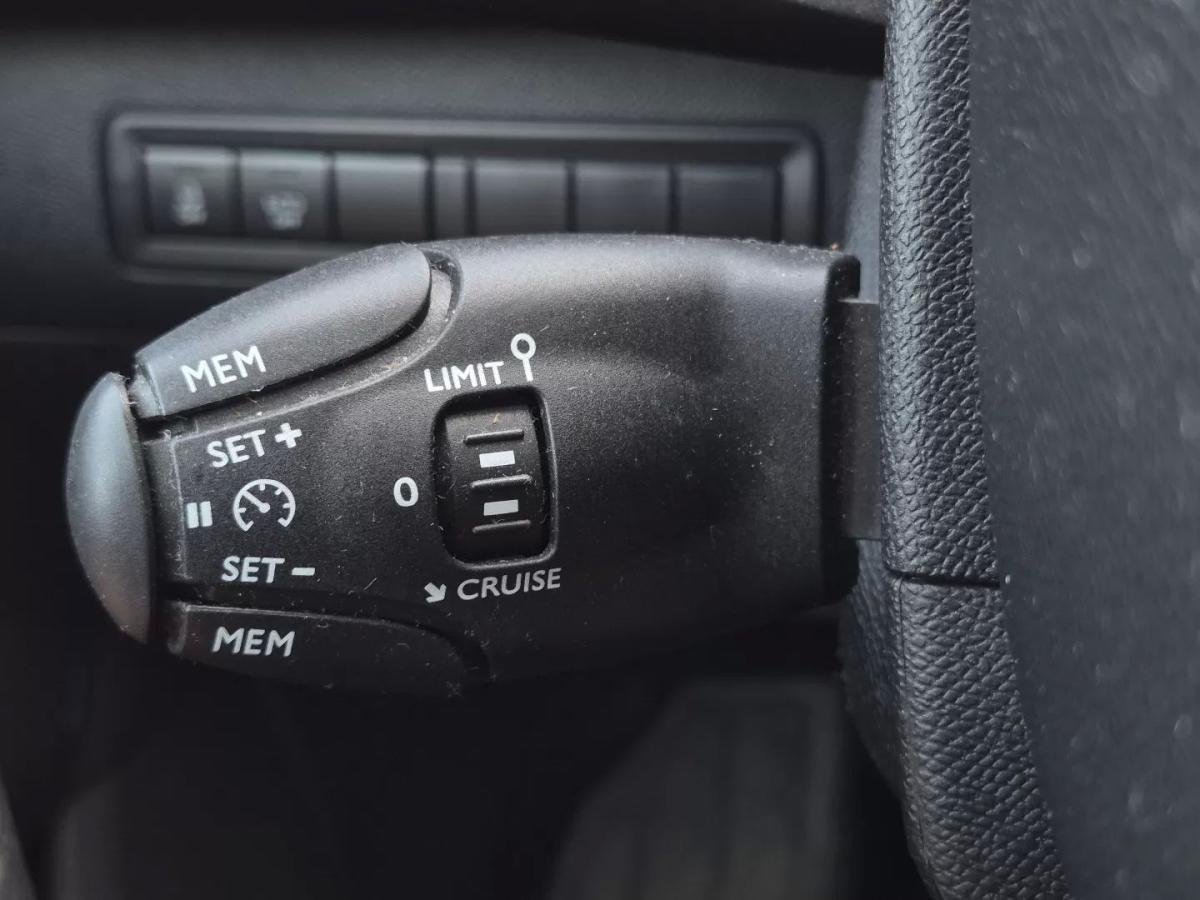 peugeot-308-sw-2016-diesel-1560cc