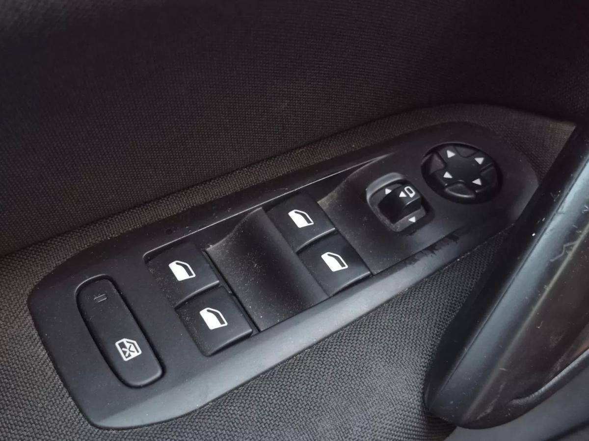 peugeot-308-sw-2016-diesel-1560cc