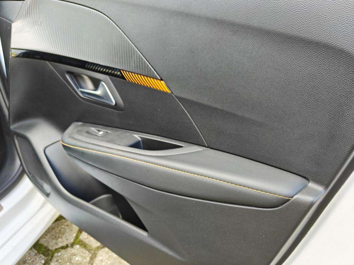 peugeot-208-2022-gasolina-1199cc