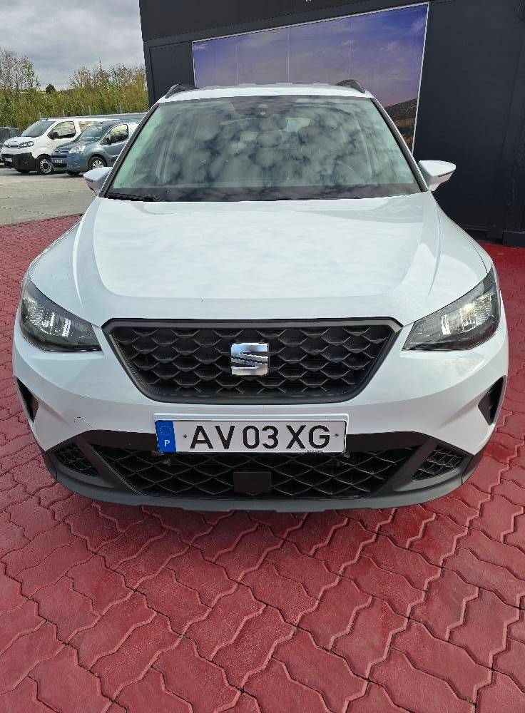 seat-arona-2023-gasolina-999cc