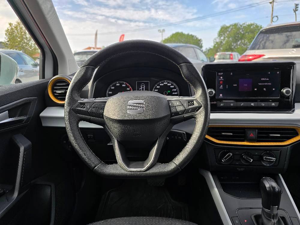 seat-arona-2023-gasolina-999cc
