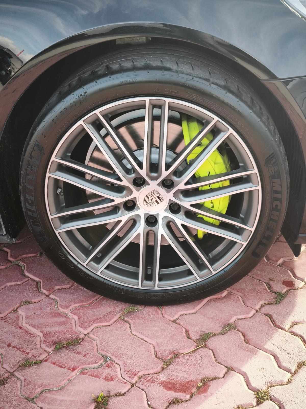 porsche-panamera-2018-hibrido-a-gasolina-2894cc