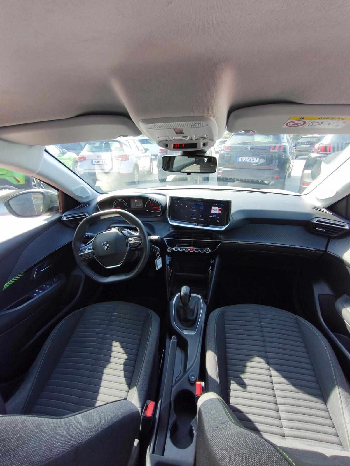 peugeot-208-2024-gasolina-1199cc