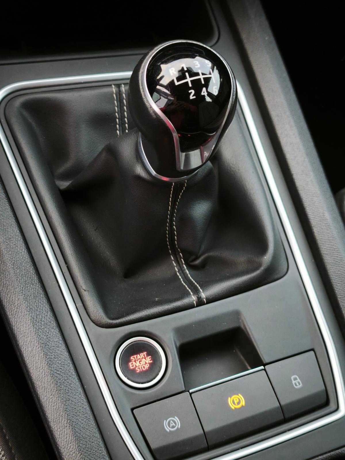 seat-leon-st-2022-gasolina-999cc