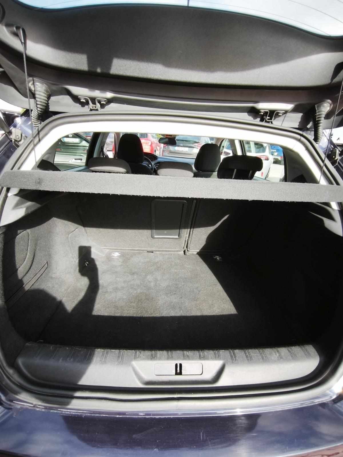 peugeot-308-2016-diesel-1560cc