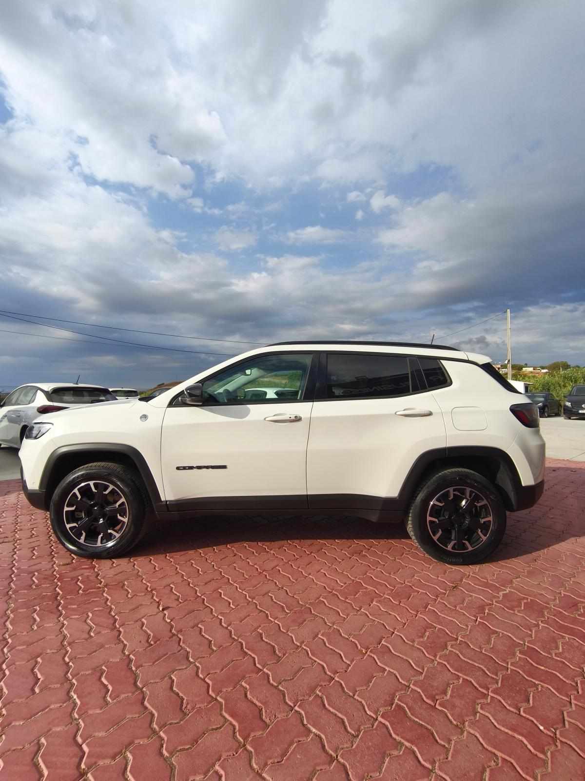 jeep-compass-2023-hibrido-a-gasolina-1332cc