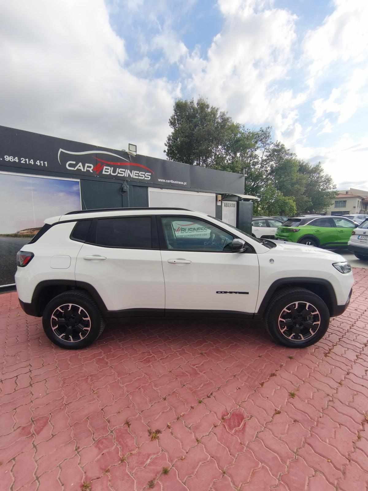 jeep-compass-2023-hibrido-a-gasolina-1332cc