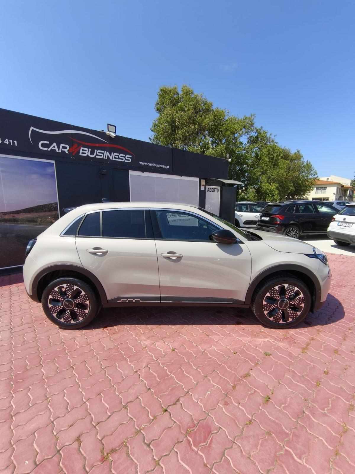 fiat-600-2026-gasolina-1199cc