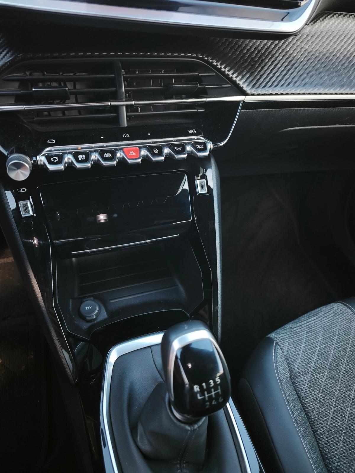 peugeot-2008-2024-gasolina-1199cc