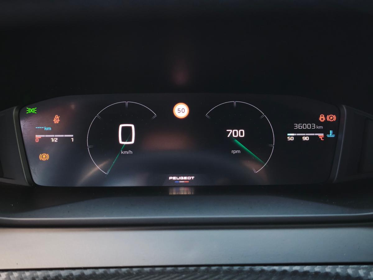peugeot-2008-2024-gasolina-1199cc