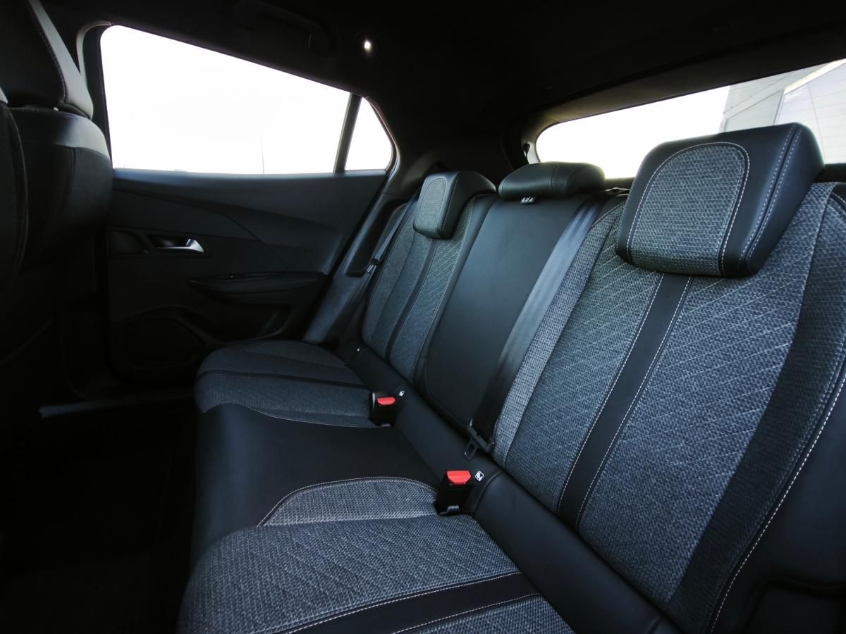peugeot-2008-2024-gasolina-1199cc
