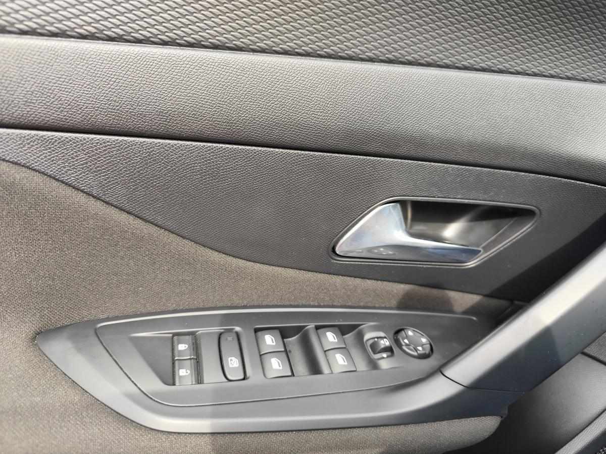peugeot-308-2023-gasolina-1199cc