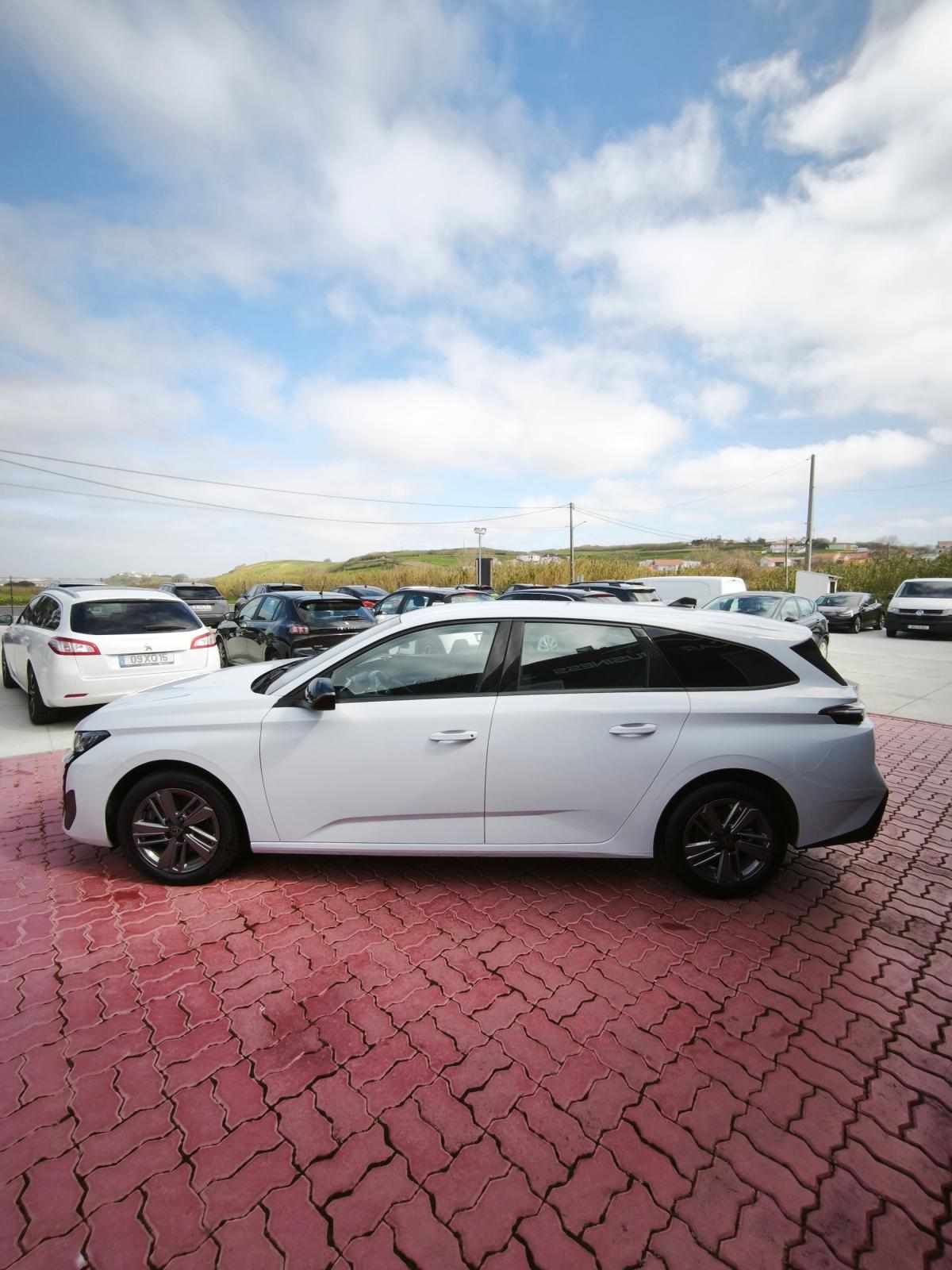 peugeot-308-sw-2023-gasolina-1199cc