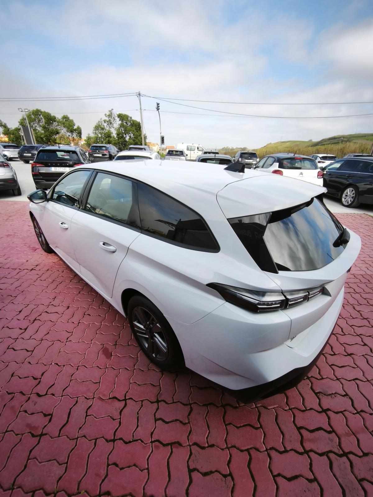 peugeot-308-sw-2023-gasolina-1199cc