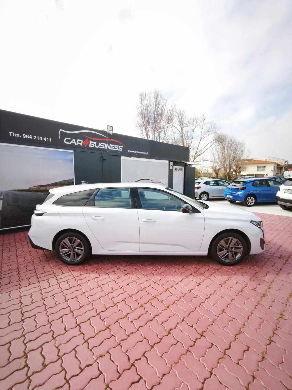 peugeot-308-sw-2023-gasolina-1199cc