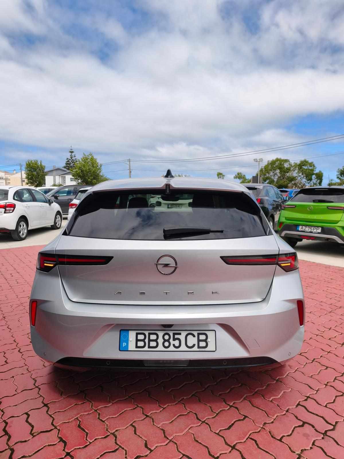 opel-astra-2023-gasolina-1199cc