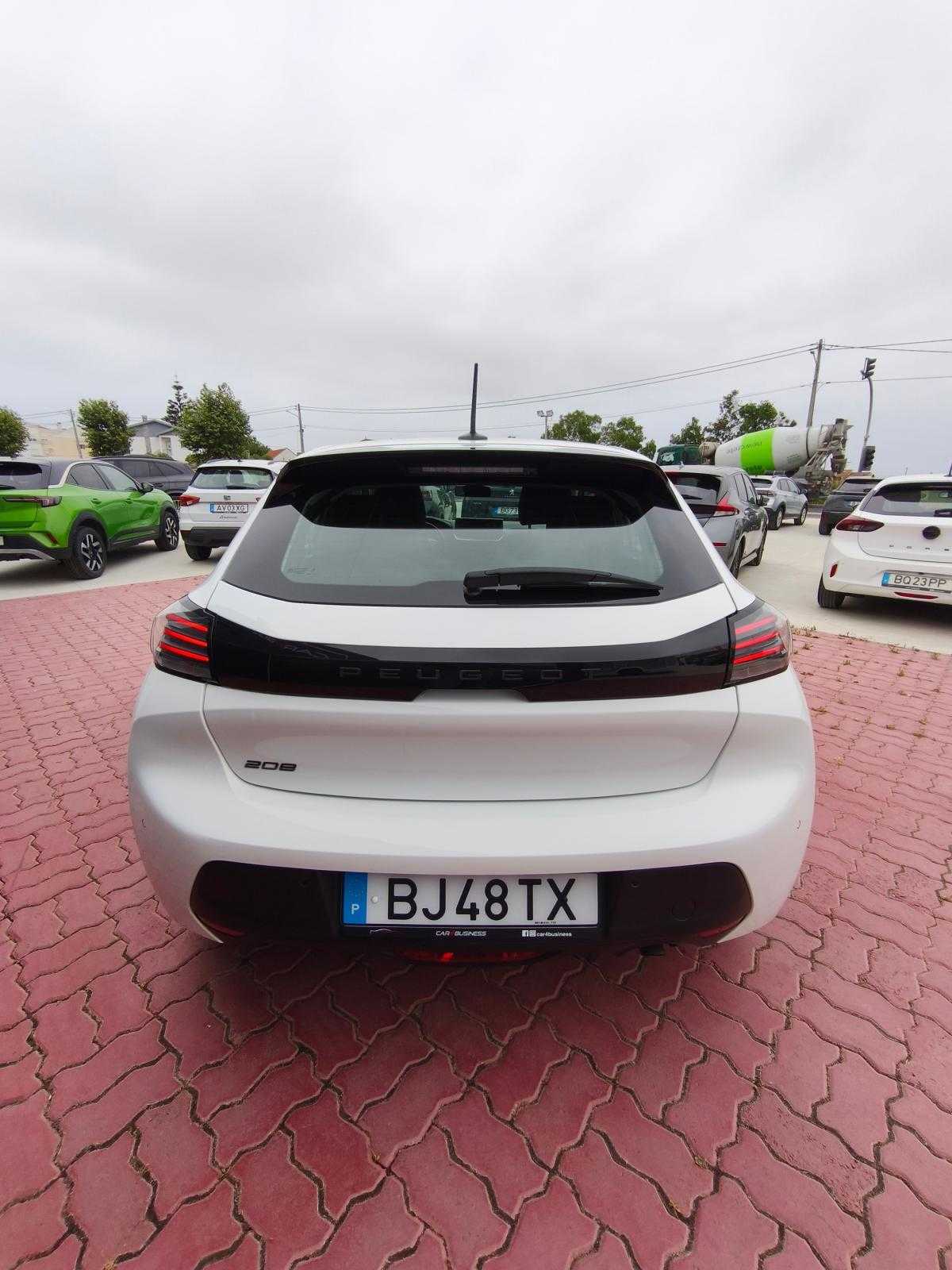 peugeot-208-2024-gasolina-1199cc