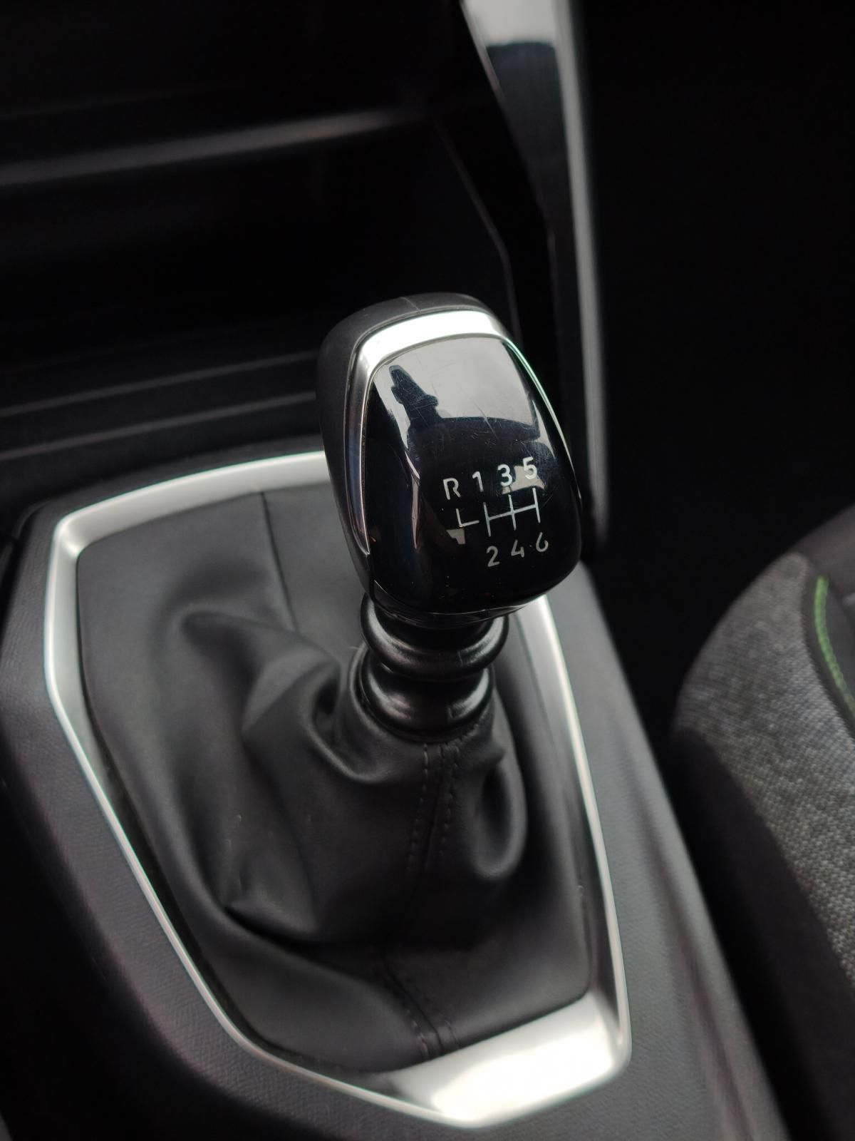 peugeot-208-2024-gasolina-1199cc