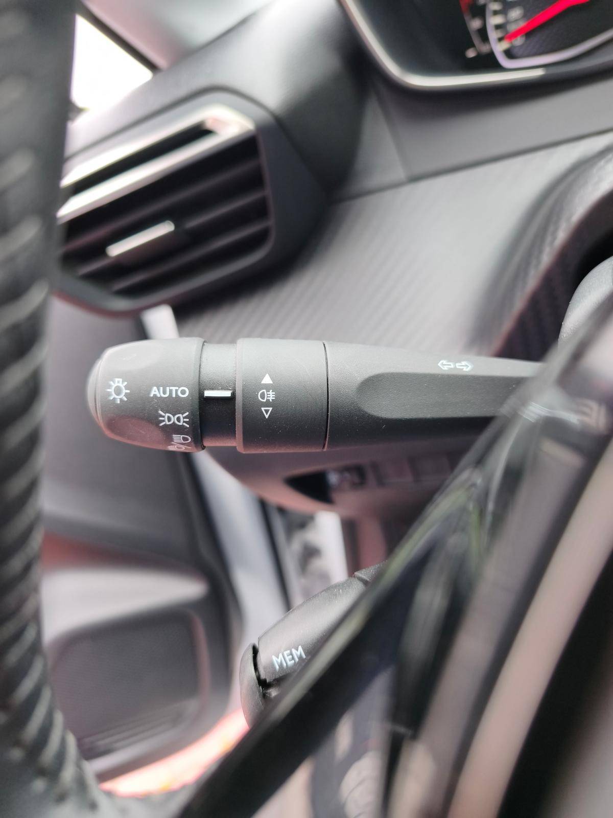 peugeot-208-2024-gasolina-1199cc