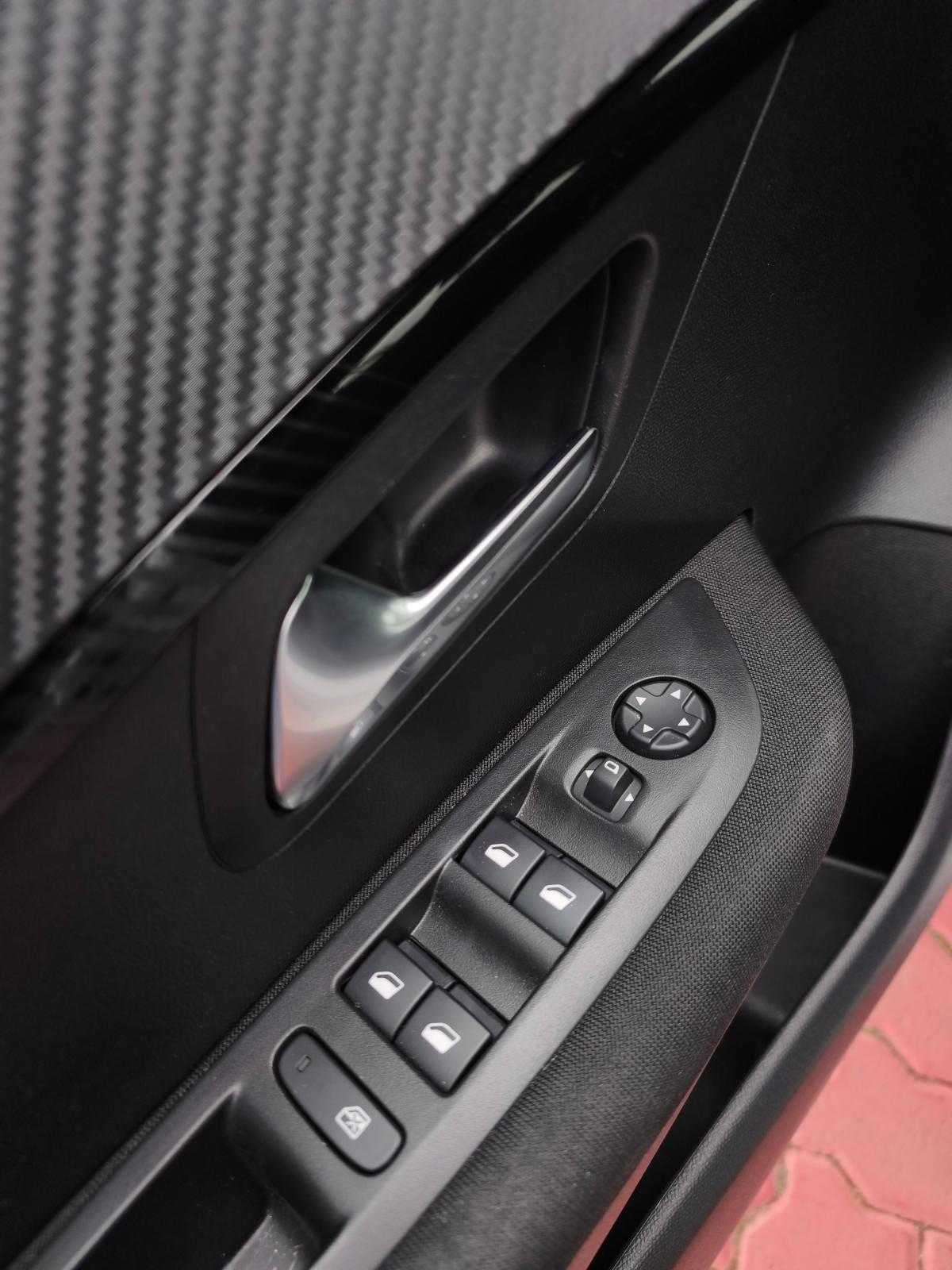 peugeot-208-2024-gasolina-1199cc