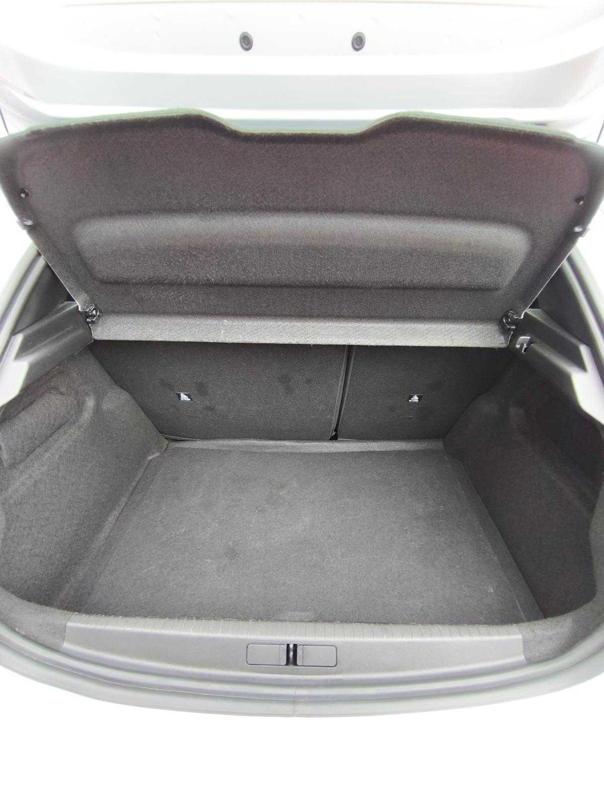 peugeot-208-2024-gasolina-1199cc