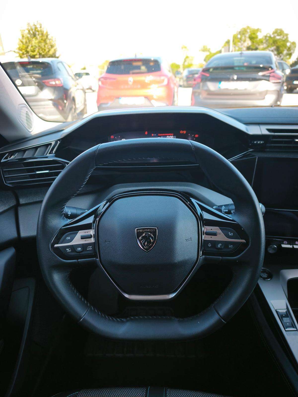 peugeot-308-2024-gasolina-1199cc