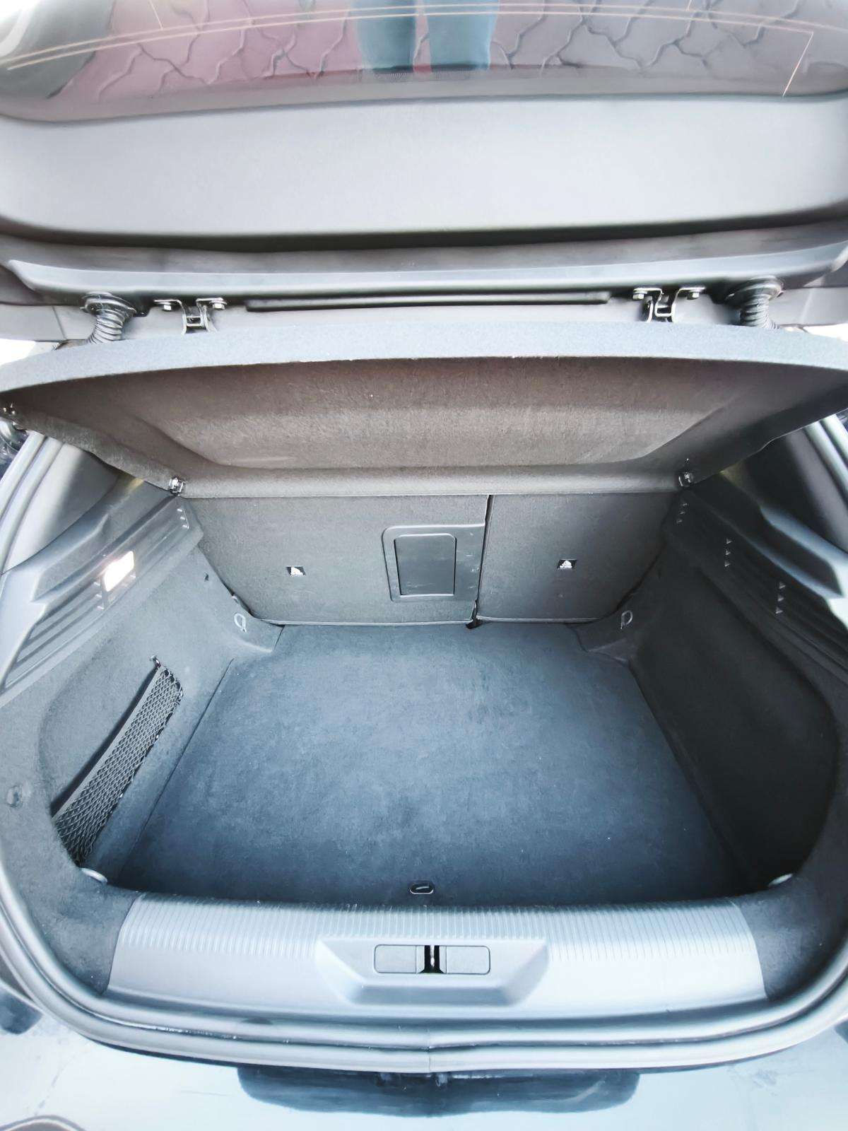peugeot-308-2024-gasolina-1199cc