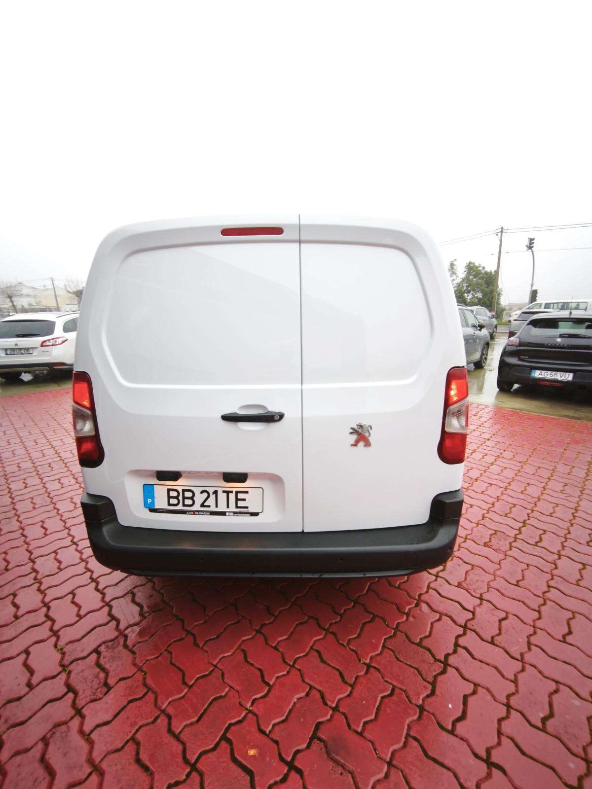 peugeot-partner-2023-diesel-1499cc