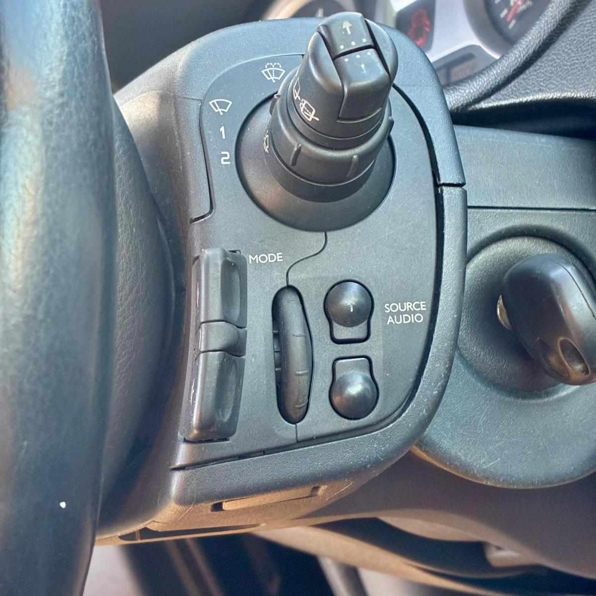renault-clio-1-2-2008-gasolina-1149cc