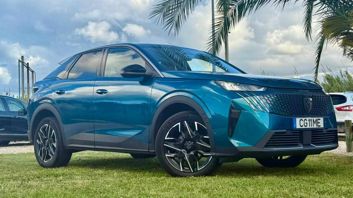 peugeot-3008-1-2-hybrid-2024-gasolina-1199cc