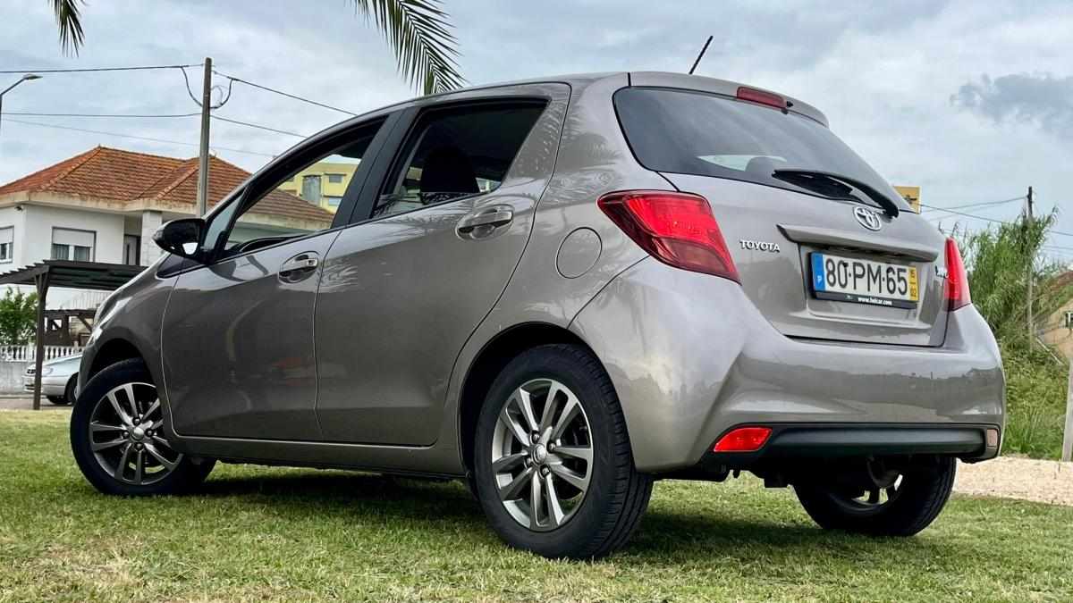 toyota-yaris-1-0-hybrid-2015-gasolina-998cc