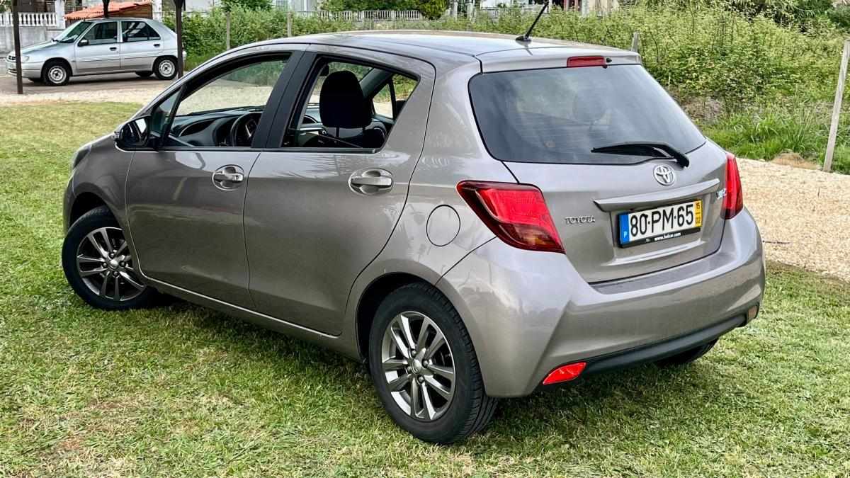 toyota-yaris-1-0-hybrid-2015-gasolina-998cc