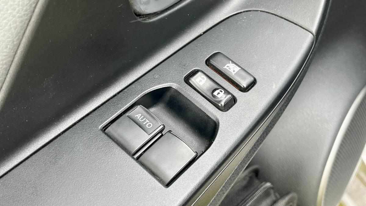 toyota-yaris-1-0-hybrid-2015-gasolina-998cc