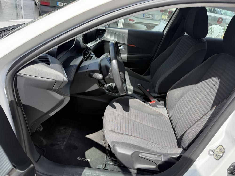 peugeot-208-2021-gasolina-1199cc