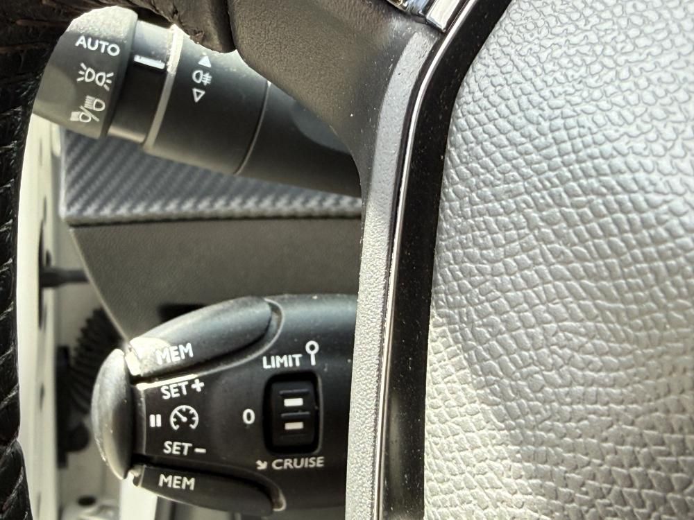 peugeot-208-2021-gasolina-1199cc