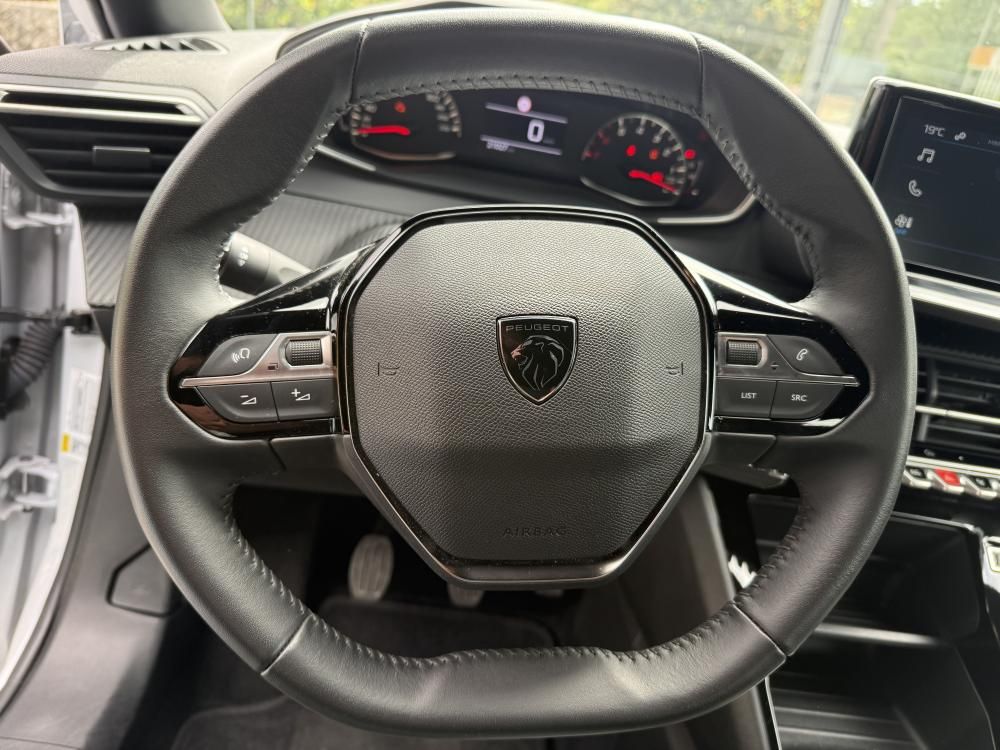 peugeot-2008-2025-gasolina-1199cc