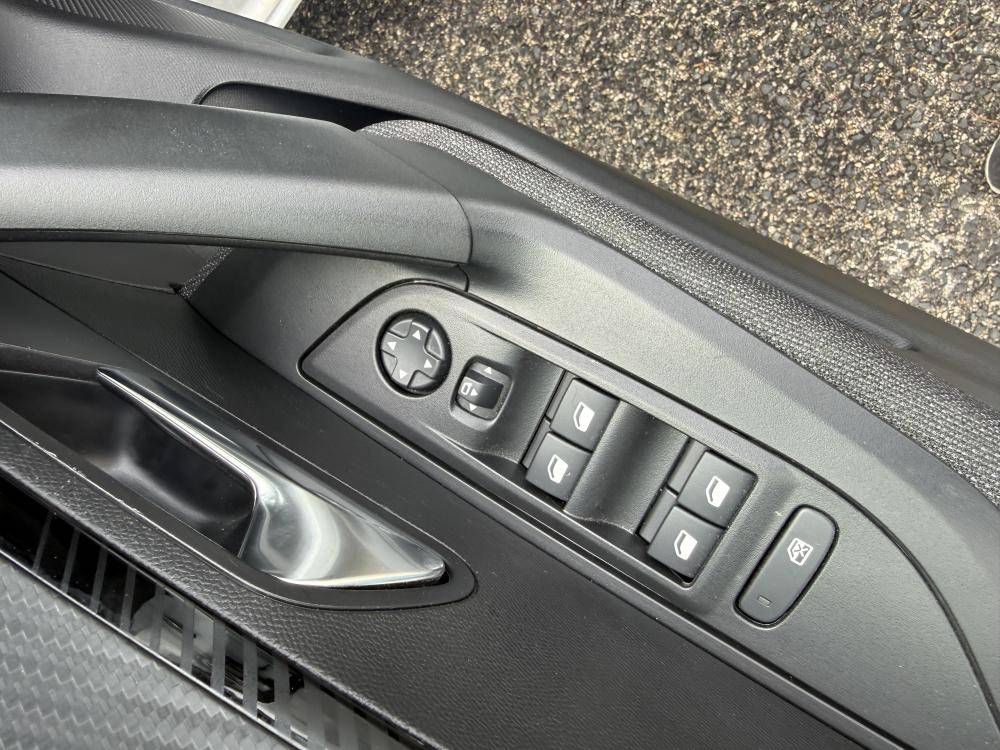 peugeot-2008-2025-gasolina-1199cc