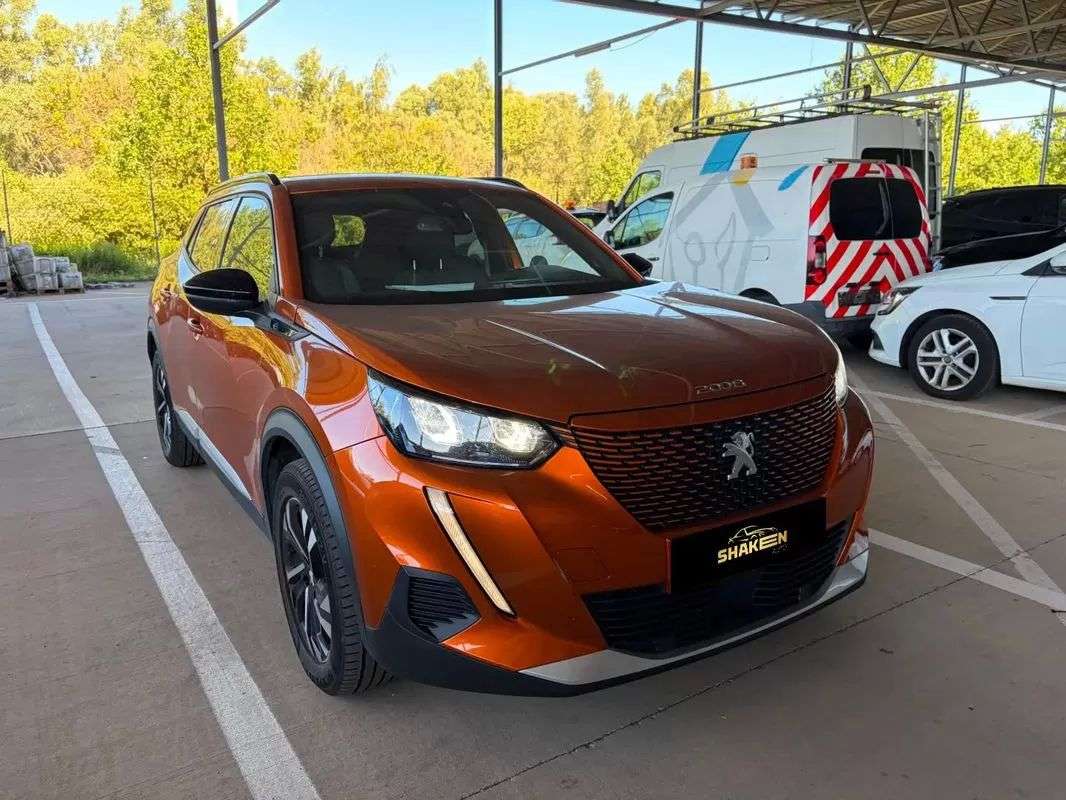 peugeot-e-2008-2023-eletrico-0cc