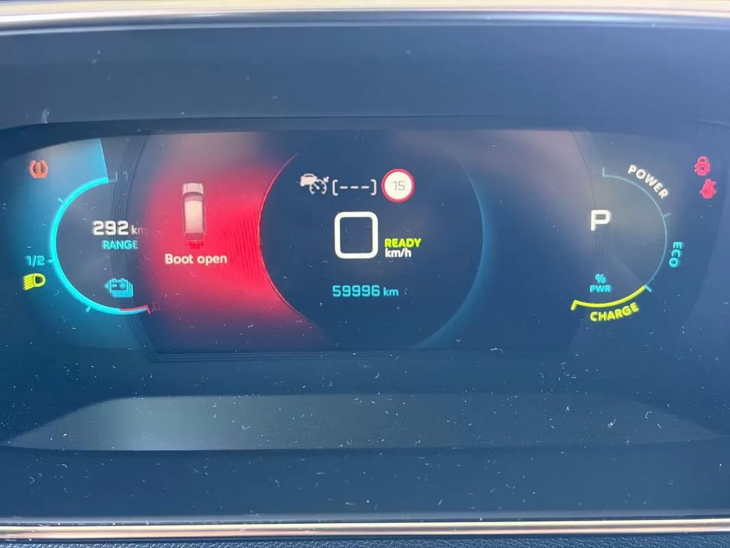 peugeot-e-2008-2023-eletrico-0cc