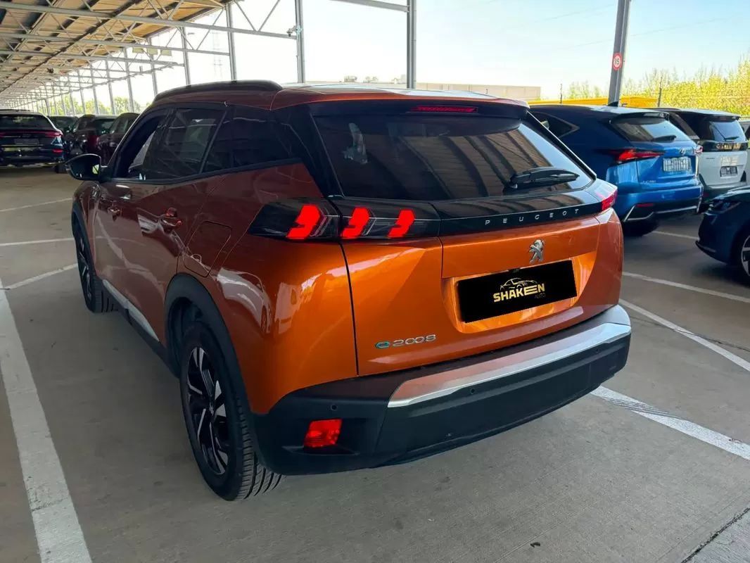 peugeot-e-2008-2023-eletrico-0cc