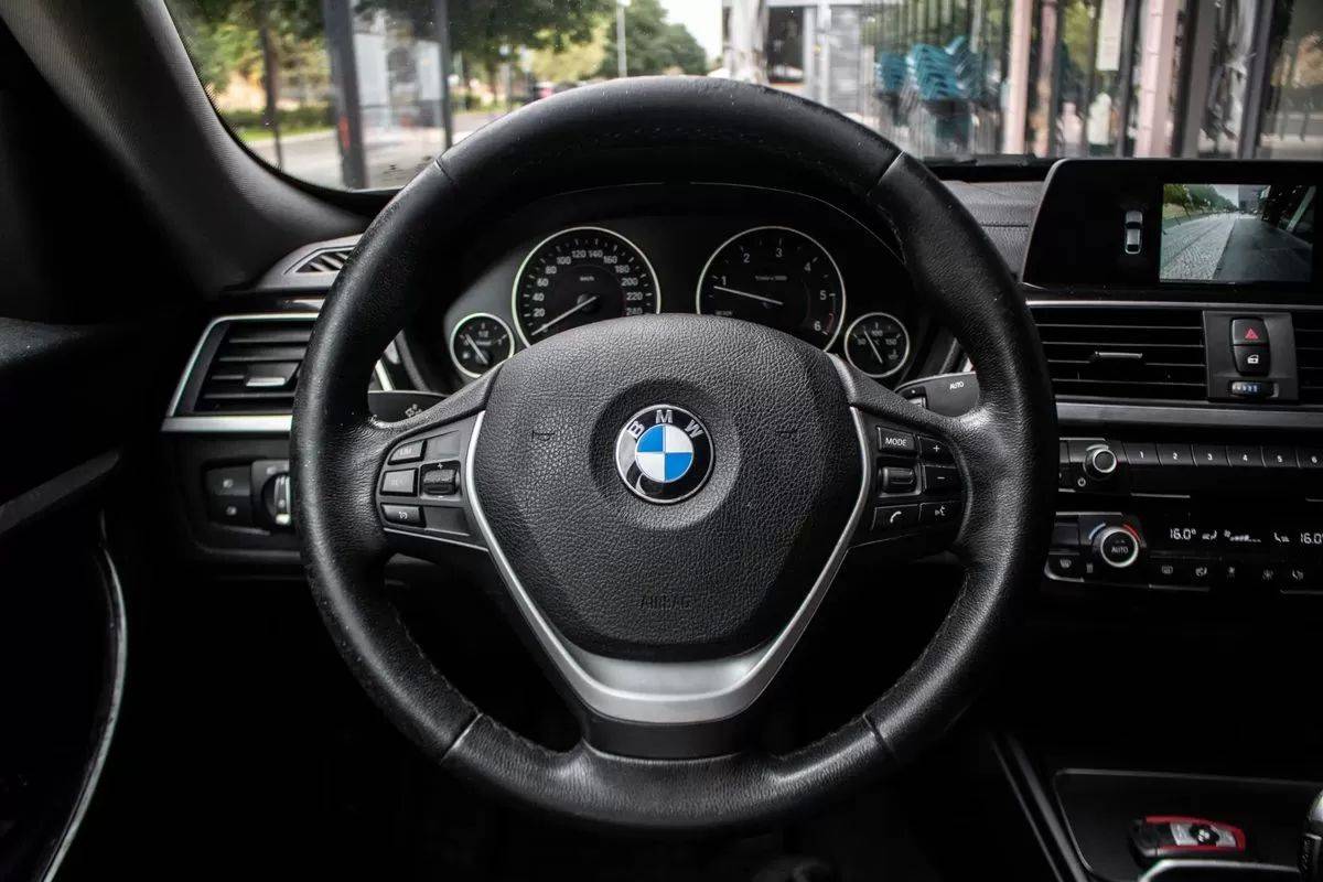 bmw-serie-3-2019-diesel-1995cc