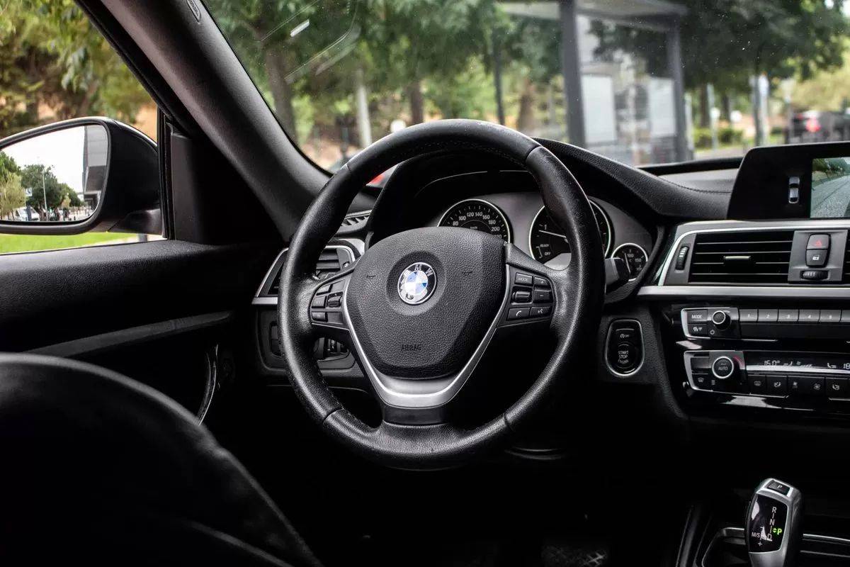 bmw-serie-3-2019-diesel-1995cc