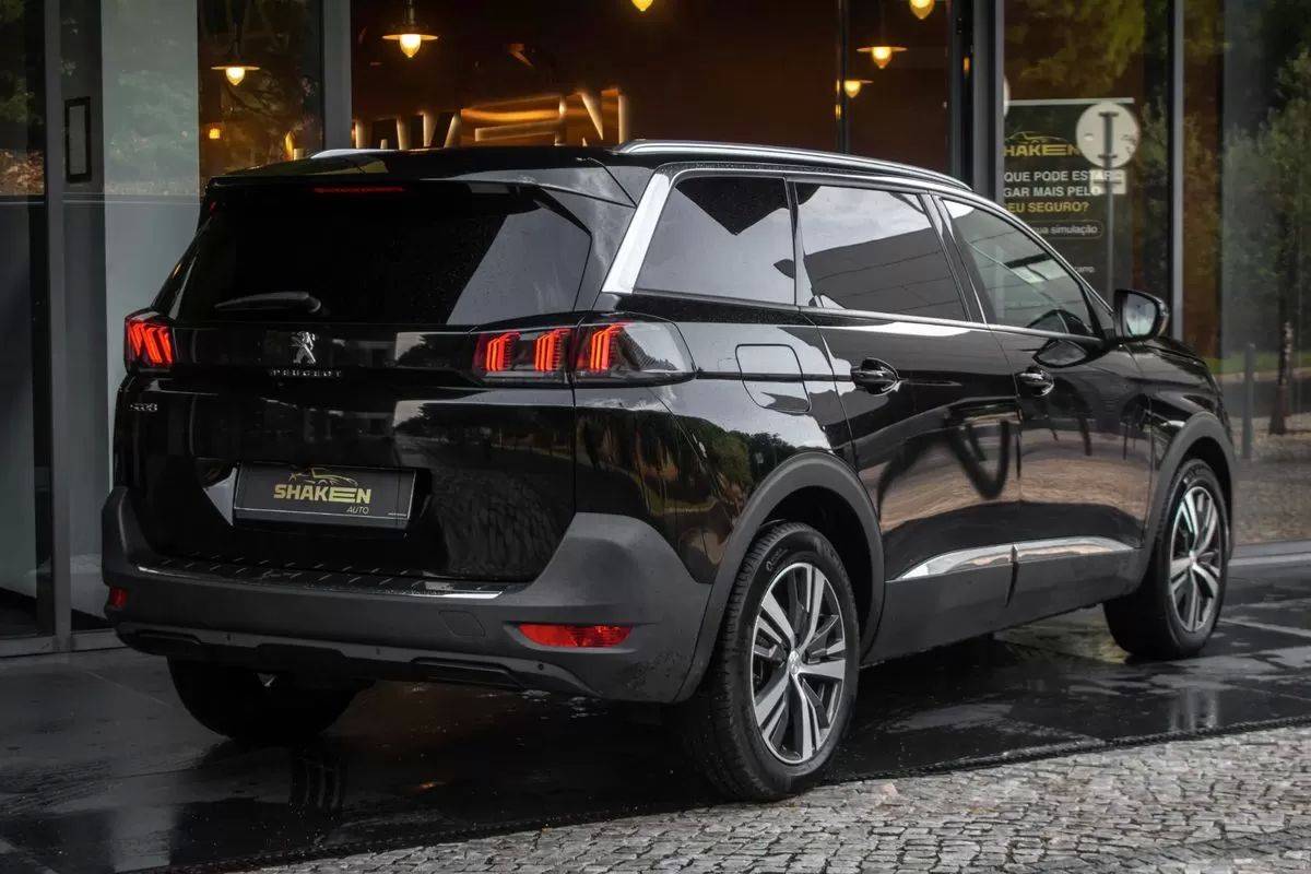 peugeot-5008-2023-gasolina-1199cc