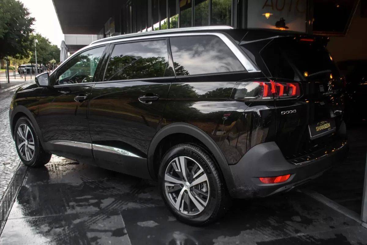 peugeot-5008-2023-gasolina-1199cc