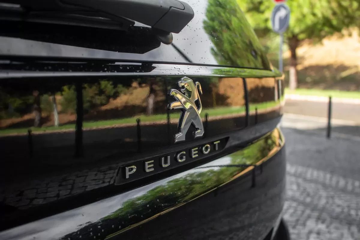 peugeot-5008-2023-gasolina-1199cc