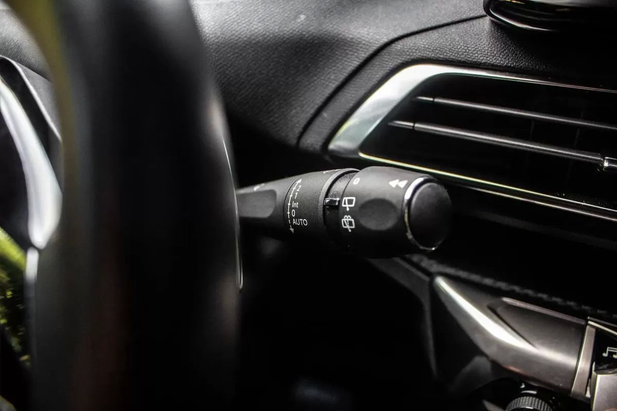 peugeot-5008-2023-gasolina-1199cc