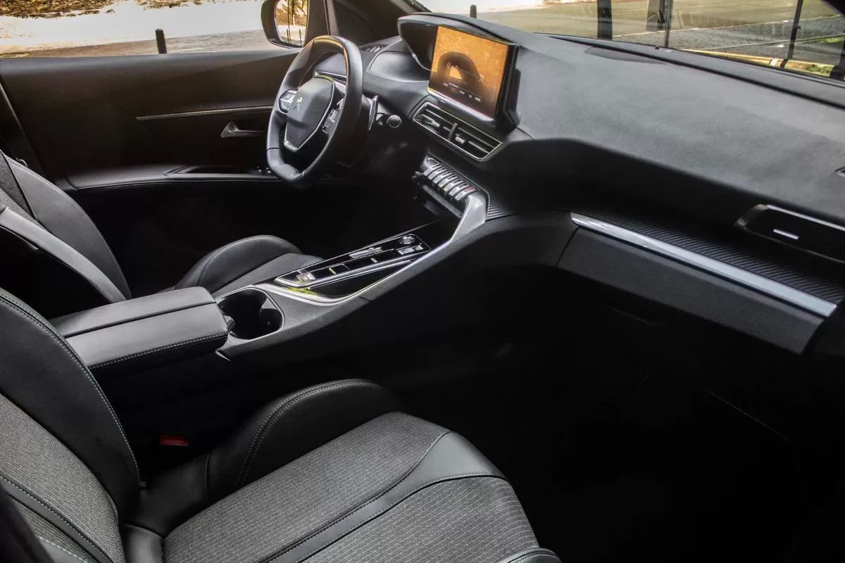 peugeot-5008-2023-gasolina-1199cc