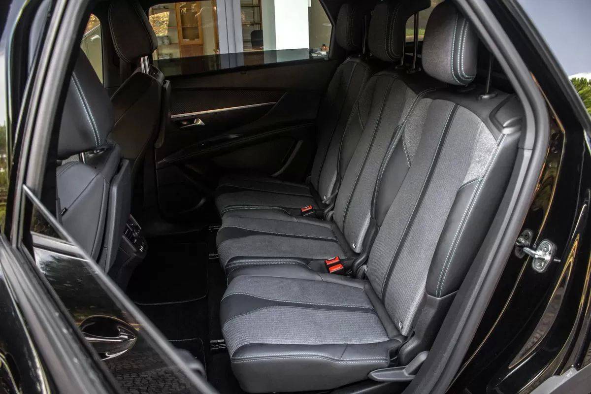 peugeot-5008-2023-gasolina-1199cc