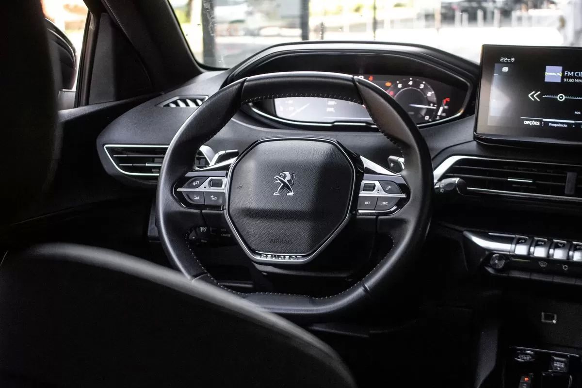 peugeot-5008-2023-gasolina-1199cc